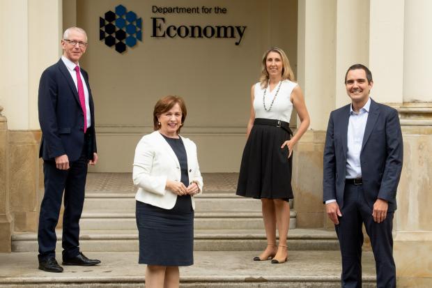 Minister announces over 120 new jobs at AquaQ Analytics