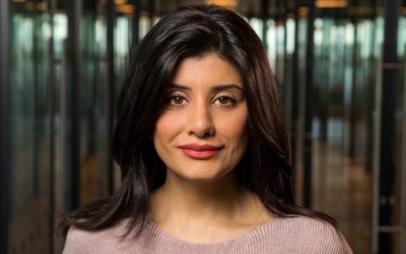Nena Chaletzos, Luxtripper